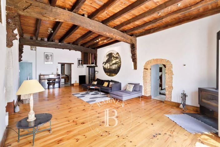 Image No.19-6 Bed House for sale