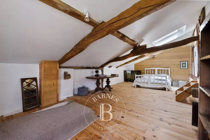 Image No.21-6 Bed House for sale