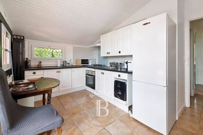 Image No.30-6 Bed House for sale