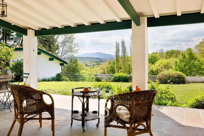 Image No.10-5 Bed House for sale