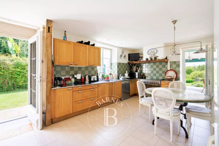 Image No.14-5 Bed House for sale