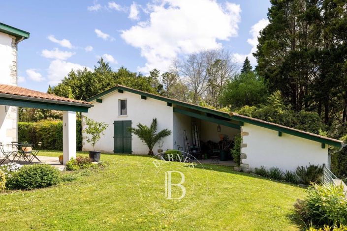 Image No.9-5 Bed House for sale