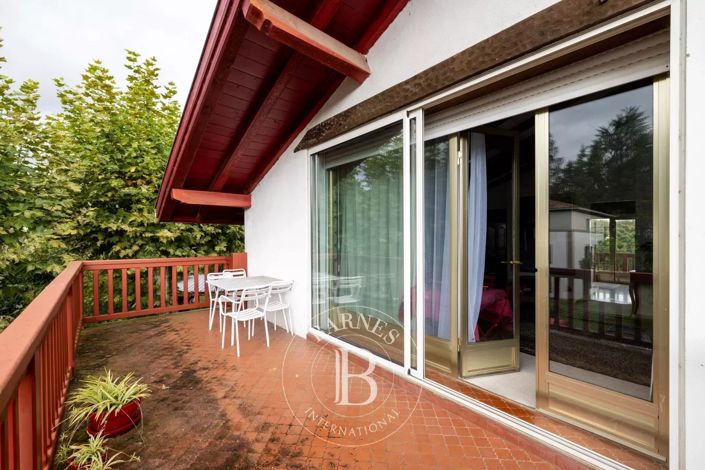 Image No.19-9 Bed House for sale