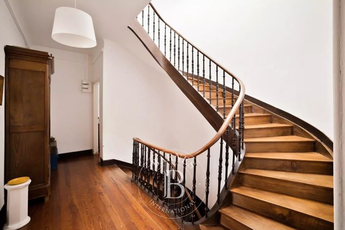 Image No.21-9 Bed House for sale