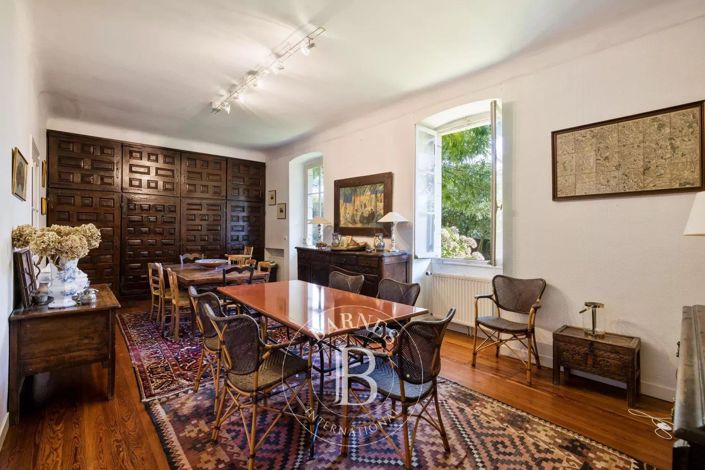 Image No.6-9 Bed House for sale