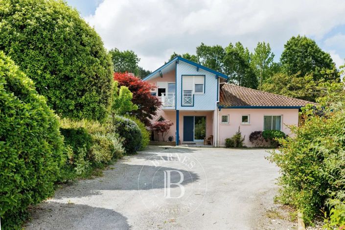 Image No.3-5 Bed House for sale