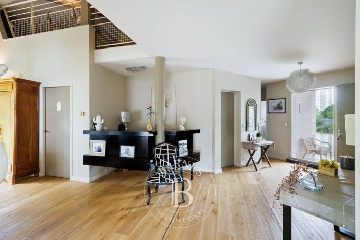 Image No.4-5 Bed House for sale