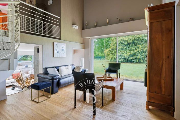 Image No.5-5 Bed House for sale