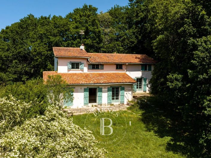 Image No.1-4 Bed House for sale