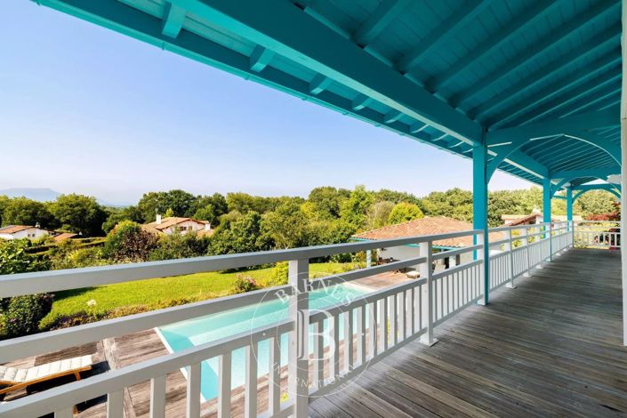 Image No.18-6 Bed House for sale