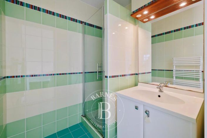 Image No.19-6 Bed House for sale