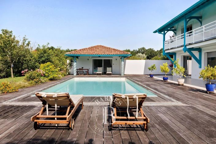 Image No.3-6 Bed House for sale