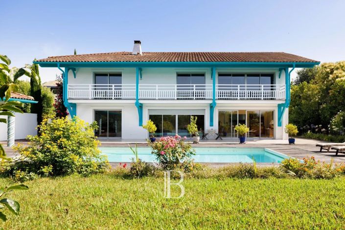 Image No.5-6 Bed House for sale