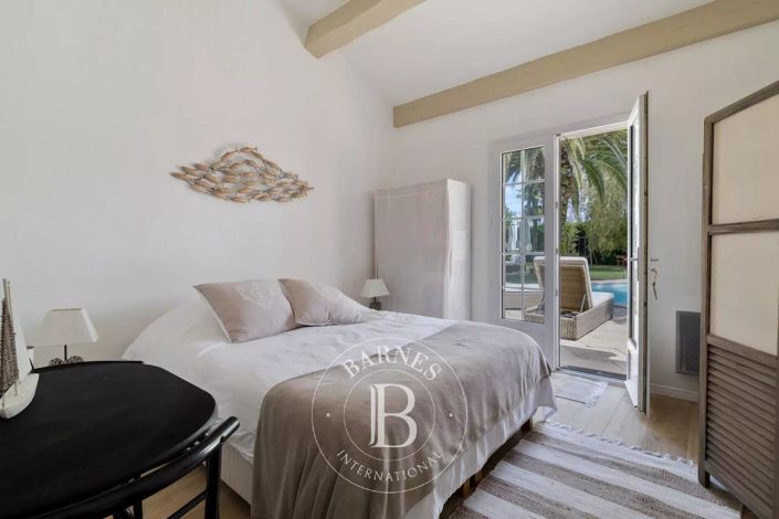 Image No.10-4 Bed House for sale