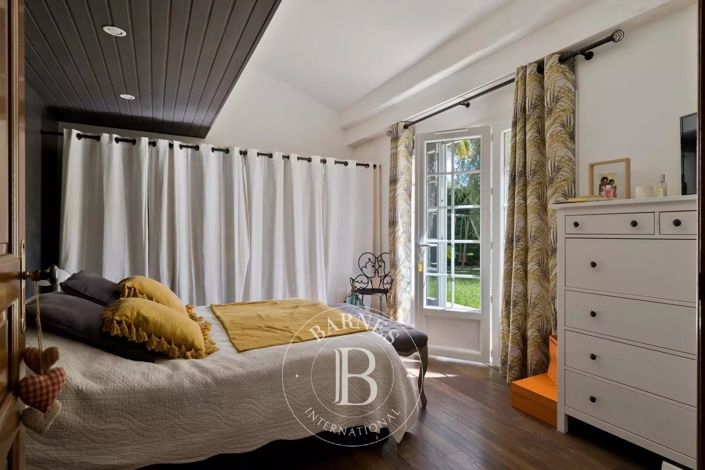 Image No.12-4 Bed House for sale