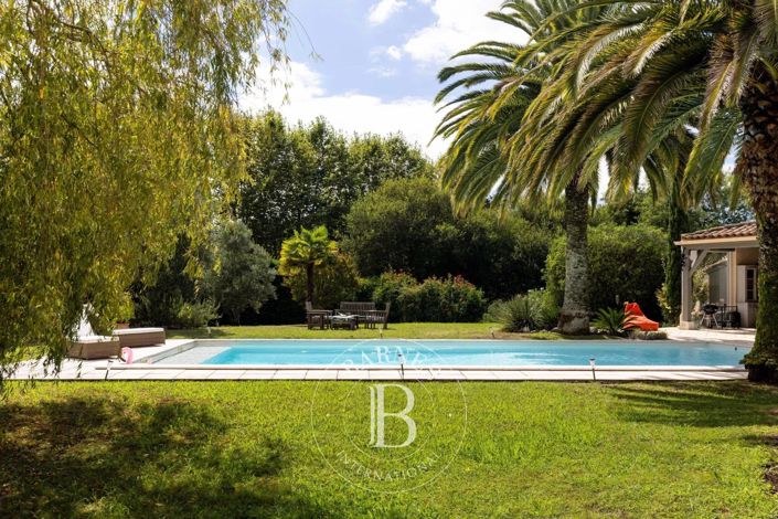 Image No.2-4 Bed House for sale