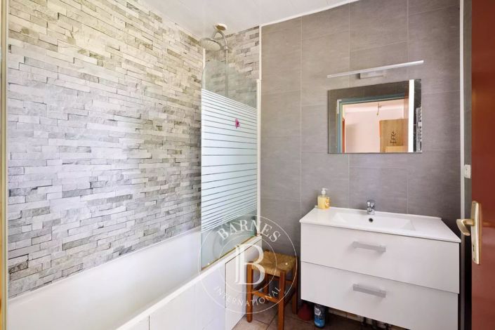 Image No.15-4 Bed House for sale