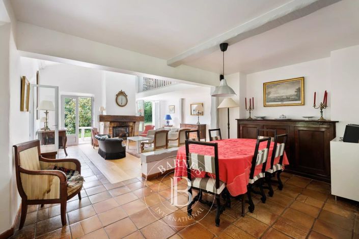 Image No.11-5 Bed House for sale