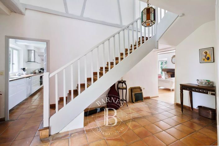 Image No.19-5 Bed House for sale