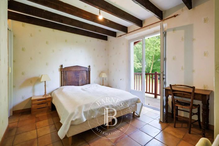 Image No.22-5 Bed House for sale