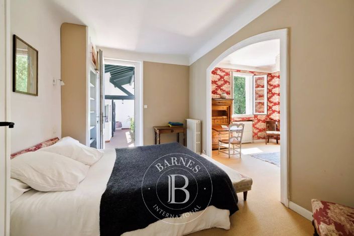 Image No.17-5 Bed House for sale