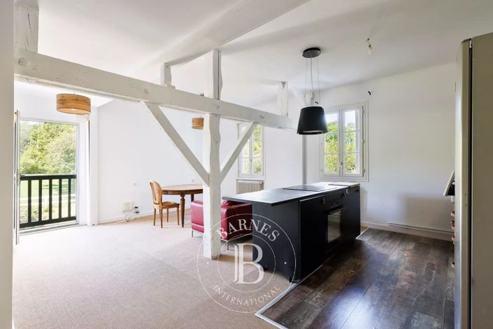 Image No.20-5 Bed House for sale