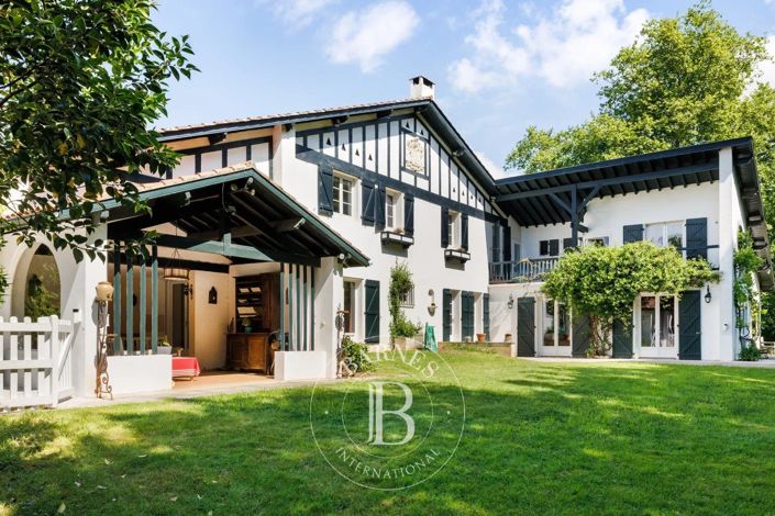 Image No.3-5 Bed House for sale