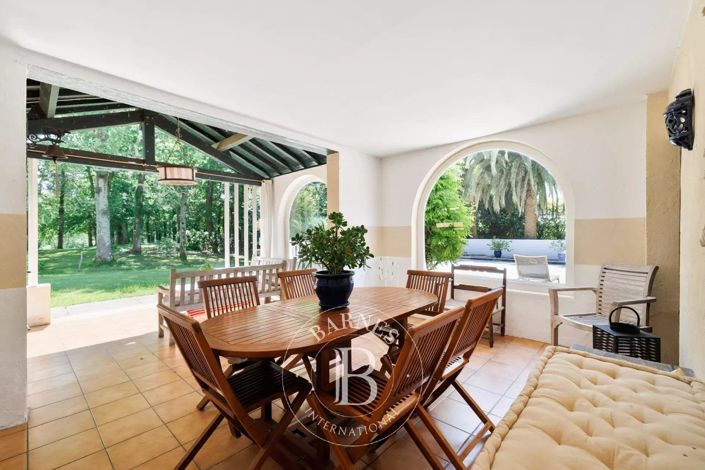 Image No.4-5 Bed House for sale