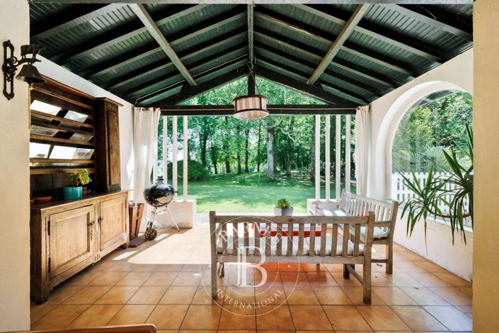 Image No.5-5 Bed House for sale