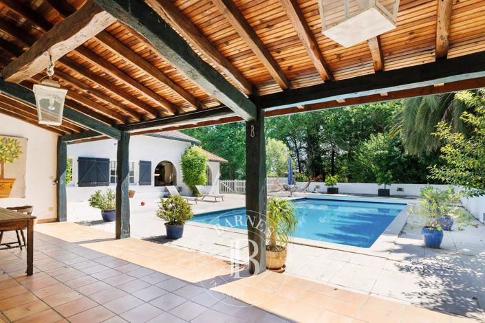 Image No.9-5 Bed House for sale