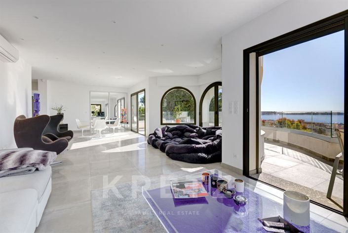 Image No.11-5 Bed Property for sale