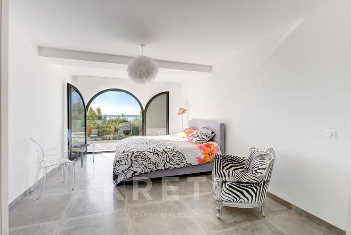 Image No.18-5 Bed Property for sale