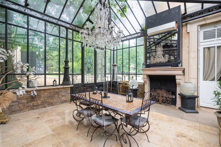 Image No.5-12 Bed House for sale