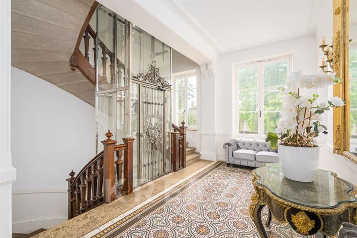 Image No.7-12 Bed House for sale