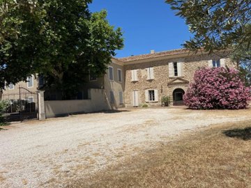 1 - Avignon, Property
