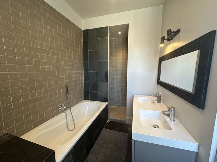 Image No.15-5 Bed House for sale