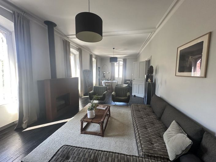 Image No.8-5 Bed House for sale