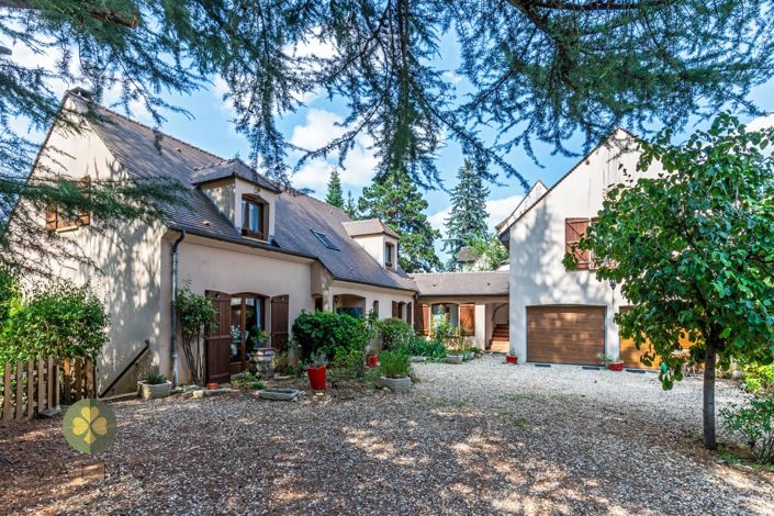 Image No.1-4 Bed House for sale