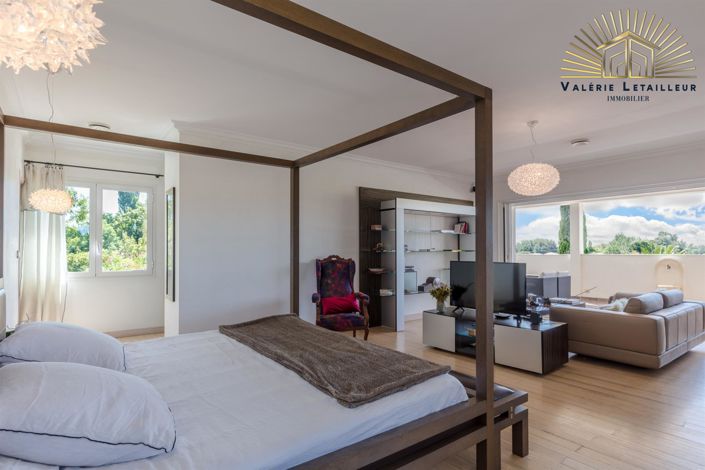 Image No.11-5 Bed House for sale