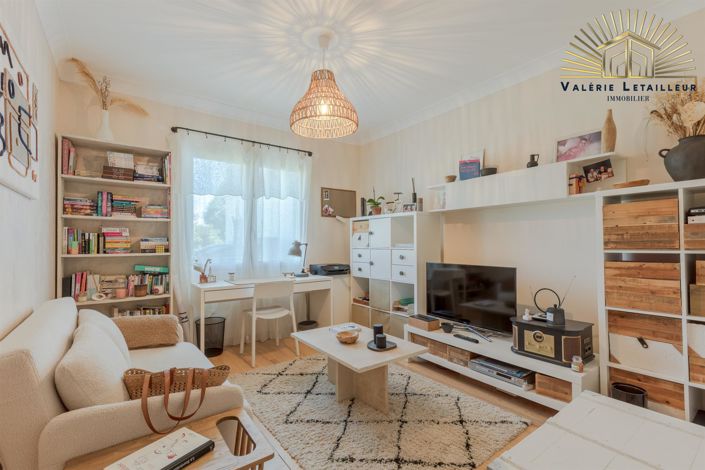 Image No.16-5 Bed House for sale