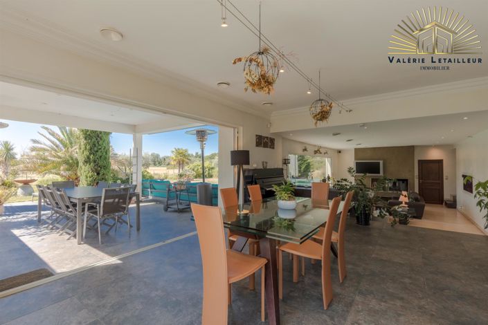 Image No.2-5 Bed House for sale