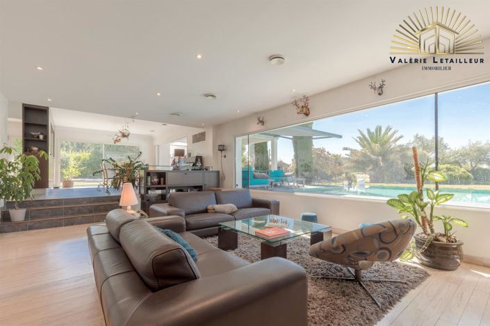 Image No.3-5 Bed House for sale