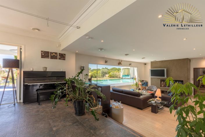 Image No.4-5 Bed House for sale