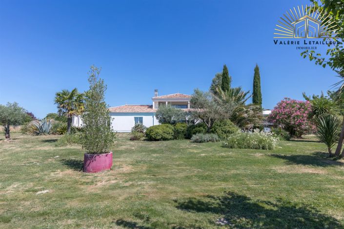 Image No.9-5 Bed House for sale