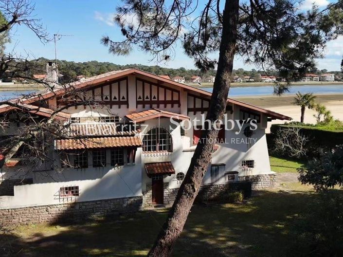 Image No.1-9 Bed House for sale