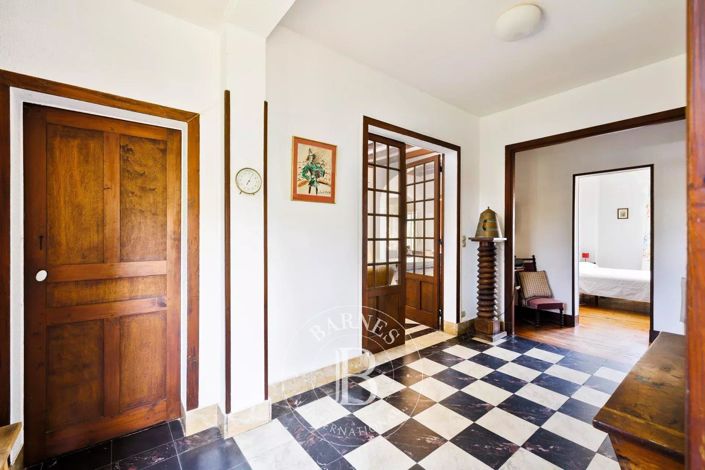 Image No.14-7 Bed House for sale