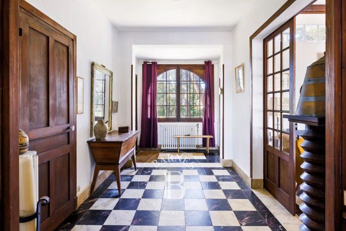 Image No.15-7 Bed House for sale