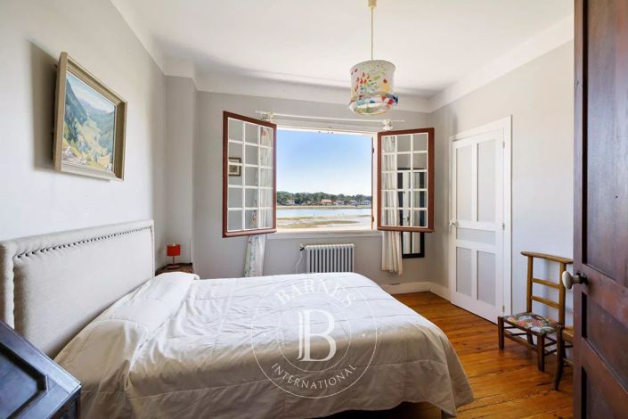 Image No.16-7 Bed House for sale