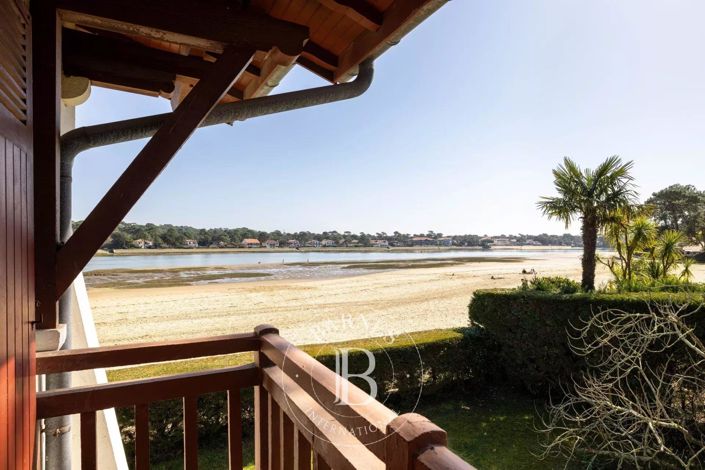 Image No.20-7 Bed House for sale