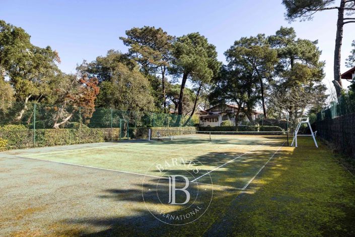 Image No.24-7 Bed House for sale